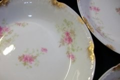 CHARLES FIELD HAVILAND/GDA WILD GERANIUM PINK-  BERRY BOWL     .....   http://jaapiesfinechinastore.com