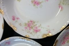 CHARLES FIELD HAVILAND/GDA WILD GERANIUM PINK-  BERRY BOWL     .....   http://jaapiesfinechinastore.com