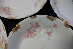 CHARLES FIELD HAVILAND/GDA WILD GERANIUM PINK-  BERRY BOWL     .....   http://jaapiesfinechinastore.com