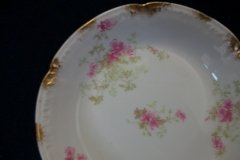 CHARLES FIELD HAVILAND/GDA WILD GERANIUM PINK-  BERRY BOWL     .....   http://jaapiesfinechinastore.com