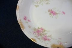 CHARLES FIELD HAVILAND/GDA WILD GERANIUM PINK-  BERRY BOWL     .....   http://jaapiesfinechinastore.com