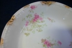 CHARLES FIELD HAVILAND/GDA WILD GERANIUM PINK-  BERRY BOWL     .....   http://jaapiesfinechinastore.com
