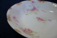 CHARLES FIELD HAVILAND/GDA WILD GERANIUM PINK-  BERRY BOWL     .....   http://jaapiesfinechinastore.com