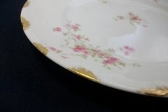 CHARLES FIELD HAVILAND/GDA WILD GERANIUM PINK-  DINNER PLATE   .....   http://jaapiesfinechinastore.com
