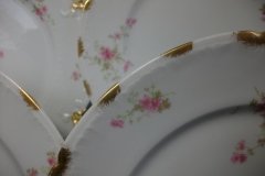 CHARLES FIELD HAVILAND/GDA WILD GERANIUM PINK-  DINNER PLATE   .....   http://jaapiesfinechinastore.com