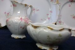 CHARLES FIELD HAVILAND/GDA WILD GERANIUM PINK-  CREAMER  8 oz     .....   http://jaapiesfinechinastore.com