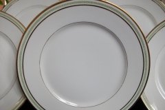 CHARLES MARTIN (CM) GREEN GREEK KEY-  DINNER PLATE 9 5/8"     ..... http://jaapiesfinechinastore.com