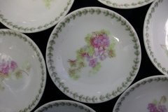 CMC-  MAUREIL CHAPEAU & CHARLES-  PURPLE VIOLETS-  BUTTER PAT    ..... http://jaapiesfinechinastore.com
