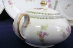 CMC- MAUREIL CHAPEAU & CHARLES  PURPLE VIOLETS-   COVERED SUGAR BOWL   .....   http://jaapiesfinechinastore.com