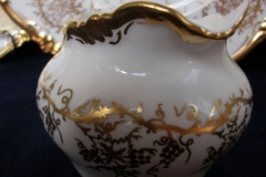 COALPORT KING'S PLATE-  CREAMER    ..... https://www.jaapiesfinechinastore.com