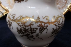 COALPORT KING'S PLATE-  CREAMER    ..... https://www.jaapiesfinechinastore.com