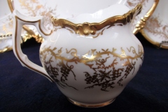 COALPORT KING'S PLATE-  CREAMER    ..... https://www.jaapiesfinechinastore.com