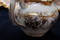 COALPORT KING'S PLATE-  CREAMER    ..... https://www.jaapiesfinechinastore.com