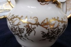 COALPORT KING'S PLATE-  CREAMER    ..... http://jaapiesfinechinastore.com