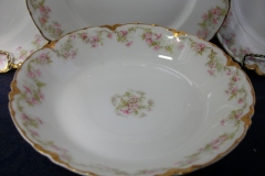 HAVILAND FLORAL GARLAND SCH 525- COUPE SOUP BOWL  7 1/2" ..... https://www.jaapiesfinechinastore.com