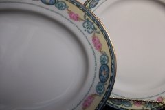 HAAS & CZJZEK-BLACK KNIGHT- CAMBRIDGE- OVAL PLATTER  11 3/4"  .....   http://jaapiesfinechinastore.com