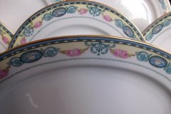 HAAS & CZJZEK-BLACK KNIGHT- CAMBRIDGE- OVAL PLATTER  11 3/4"  .....   http://jaapiesfinechinastore.com