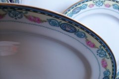 HAAS & CZJZEK-BLACK KNIGHT- CAMBRIDGE- OVAL PLATTER  13 3/4"  .....   http://jaapiesfinechinastore.com