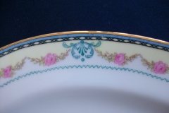 HAAS & CZJZEK-BLACK KNIGHT- CAMBRIDGE- OVAL PLATTER  13 3/4"  .....   http://jaapiesfinechinastore.com