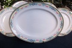 HAAS & CZJZEK-BLACK KNIGHT- CAMBRIDGE- OVAL PLATTER  13 3/4"  .....   http://jaapiesfinechinastore.com