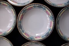 HAAS & CZJZEK-BLACK KNIGHT- CAMBRIDGE- BERRY BOWL .....   http://jaapiesfinechinastore.com