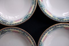 HAAS & CZJZEK-BLACK KNIGHT- CAMBRIDGE- BERRY BOWL .....   http://jaapiesfinechinastore.com