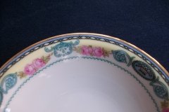 HAAS & CZJZEK-BLACK KNIGHT- CAMBRIDGE- BERRY BOWL .....   http://jaapiesfinechinastore.com