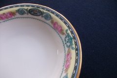 HAAS & CZJZEK-BLACK KNIGHT- CAMBRIDGE- BERRY BOWL .....   http://jaapiesfinechinastore.com