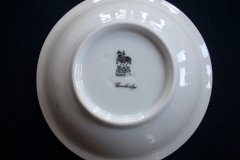 HAAS & CZJZEK-BLACK KNIGHT- CAMBRIDGE- BERRY BOWL .....   http://jaapiesfinechinastore.com