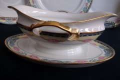 HAAS & CZJZEK-BLACK KNIGHT- CAMBRIDGE- GRAVY BOAT/UNDERPLATE  .....   http://jaapiesfinechinastore.com