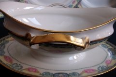 HAAS & CZJZEK-BLACK KNIGHT- CAMBRIDGE- GRAVY BOAT/UNDERPLATE  .....   http://jaapiesfinechinastore.com