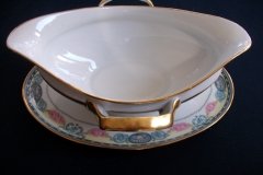 HAAS & CZJZEK-BLACK KNIGHT- CAMBRIDGE- GRAVY BOAT/UNDERPLATE  .....   http://jaapiesfinechinastore.com