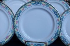 HAAS & CZJZEK-BLACK KNIGHT- CAMBRIDGE- LUNCH/DINNER  PLATE  .....   http://jaapiesfinechinastore.com