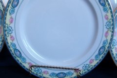 HAAS & CZJZEK-BLACK KNIGHT- CAMBRIDGE- LUNCH/DINNER  PLATE  .....   http://jaapiesfinechinastore.com
