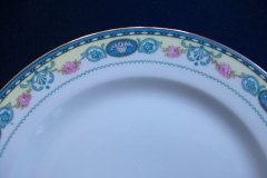 HAAS & CZJZEK-BLACK KNIGHT- CAMBRIDGE- LUNCH/DINNER  PLATE  .....   http://jaapiesfinechinastore.com
