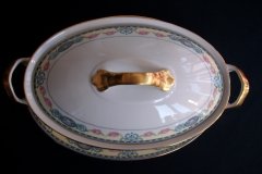 HAAS & CZJZEK-BLACK KNIGHT- CAMBRIDGE- OVAL COVERED SERVING BOWL  .....   http://jaapiesfinechinastore.com