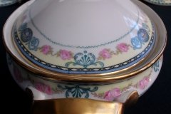 HAAS & CZJZEK-BLACK KNIGHT- CAMBRIDGE- OVAL COVERED SERVING BOWL  .....   http://jaapiesfinechinastore.com
