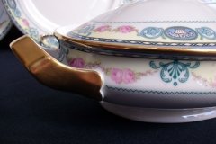 HAAS & CZJZEK-BLACK KNIGHT- CAMBRIDGE- OVAL COVERED SERVING BOWL  .....   http://jaapiesfinechinastore.com