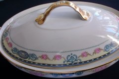 HAAS & CZJZEK-BLACK KNIGHT- CAMBRIDGE- OVAL COVERED SERVING BOWL  .....   http://jaapiesfinechinastore.com