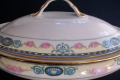 HAAS & CZJZEK-BLACK KNIGHT- CAMBRIDGE- OVAL COVERED SERVING BOWL  .....   http://jaapiesfinechinastore.com