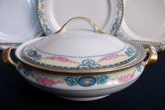 HAAS & CZJZEK-BLACK KNIGHT- CAMBRIDGE- ROUND COVERED SERVING BOWL  .....   http://jaapiesfinechinastore.com
