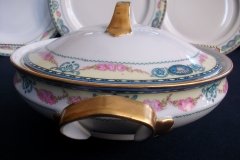 HAAS & CZJZEK-BLACK KNIGHT- CAMBRIDGE- ROUND COVERED SERVING BOWL  .....   http://jaapiesfinechinastore.com