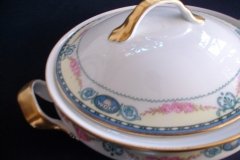 HAAS & CZJZEK-BLACK KNIGHT- CAMBRIDGE- ROUND COVERED SERVING BOWL  .....   http://jaapiesfinechinastore.com