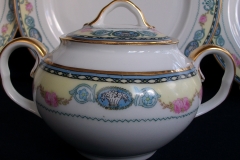 HAAS & CZJZEK-BLACK KNIGHT- CAMBRIDGE- COVERED SUGAR BOWL  .....   https://www.jaapiesfinechinastore.com