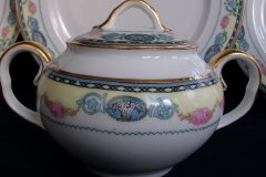 HAAS & CZJZEK-BLACK KNIGHT- CAMBRIDGE- COVERED SUGAR BOWL  .....   http://jaapiesfinechinastore.com