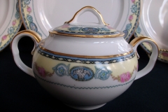 HAAS & CZJZEK-BLACK KNIGHT- CAMBRIDGE- COVERED SUGAR BOWL  .....   https://www.jaapiesfinechinastore.com