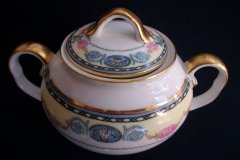HAAS & CZJZEK-BLACK KNIGHT- CAMBRIDGE- COVERED SUGAR BOWL  .....   http://jaapiesfinechinastore.com