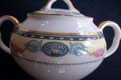HAAS & CZJZEK-BLACK KNIGHT- CAMBRIDGE- COVERED SUGAR BOWL  .....   http://jaapiesfinechinastore.com