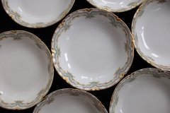 HAVILAND #24241 RIBBON BOW & BOUGH-  BERRY BOWL  .....   http://jaapiesfinechinastore.com