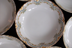 HAVILAND #24241 RIBBON BOW & BOUGH-  BERRY BOWL  .....   https://www.jaapiesfinechinastore.com